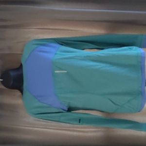 Reebok women's sports shirt sz lg